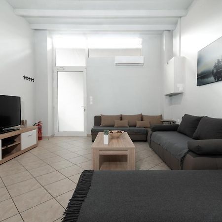 Spacious Apartment-600M From The Subway Athena Bagian luar foto