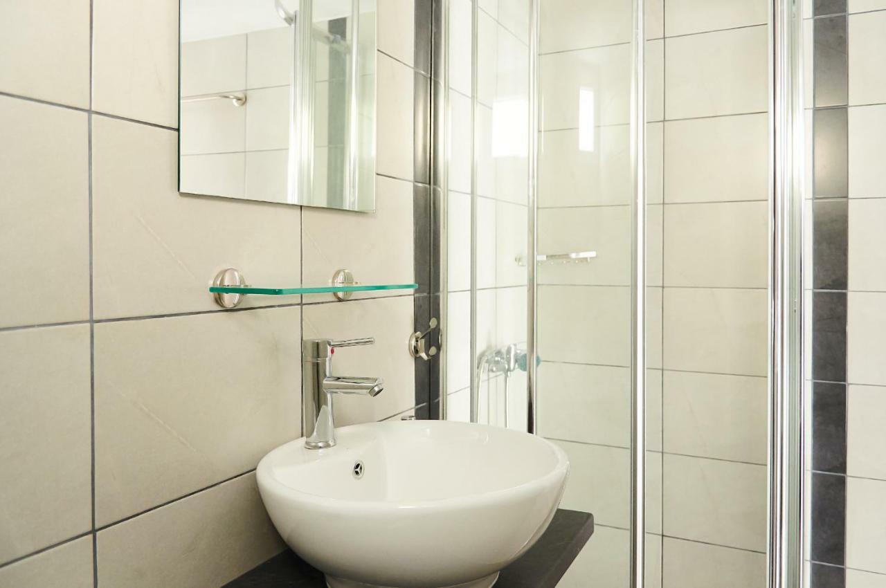 Spacious Apartment-600M From The Subway Athena Bagian luar foto